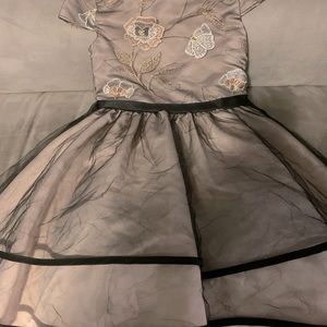 Two formal dresses for her 👗 perfect for any special formal occasion